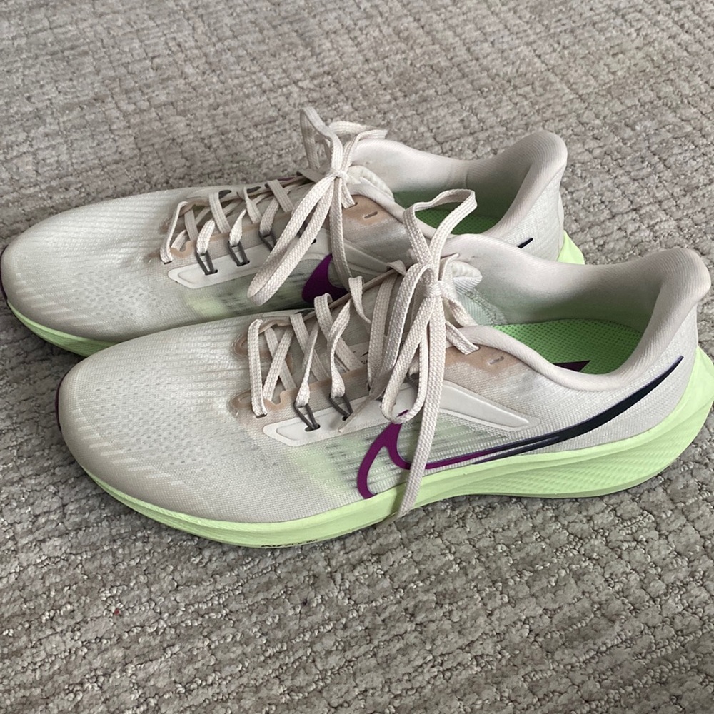 Brand new, never worn Nike Pegasus 39 Air Zoom